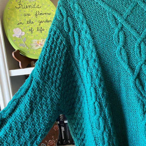 Aerie | Emerald Chunky Oversized Cable Knit Sweater - Picture 10 of 14